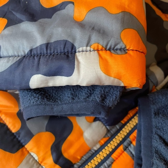 Lands' End Camouflage puffy sherpa lined thumbhole coat - Picture 7 of 9